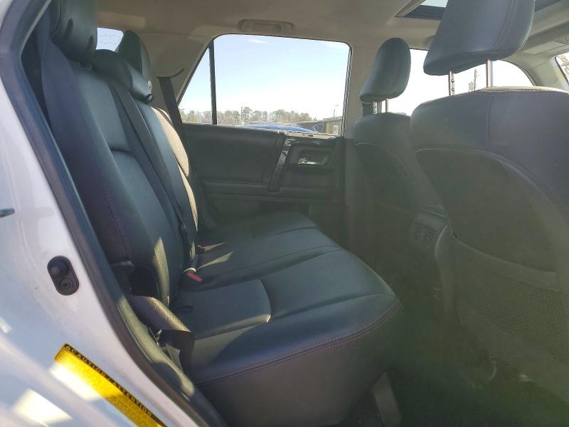 Photo 11 from auction – 2019 TOYOTA 4RUNNER with VIN JTEBU5JR8K5665088