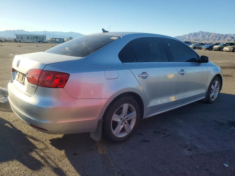 Photo 3 from auction – 2013 VOLKSWAGEN JETTA with VIN 3VWLL7AJ2DM388918