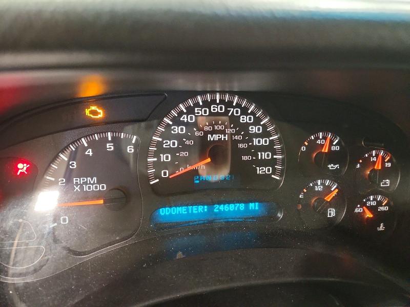 Photo 9 from auction – 2005 CHEVROLET SILVERADO with VIN 1GCEC19V85E315950