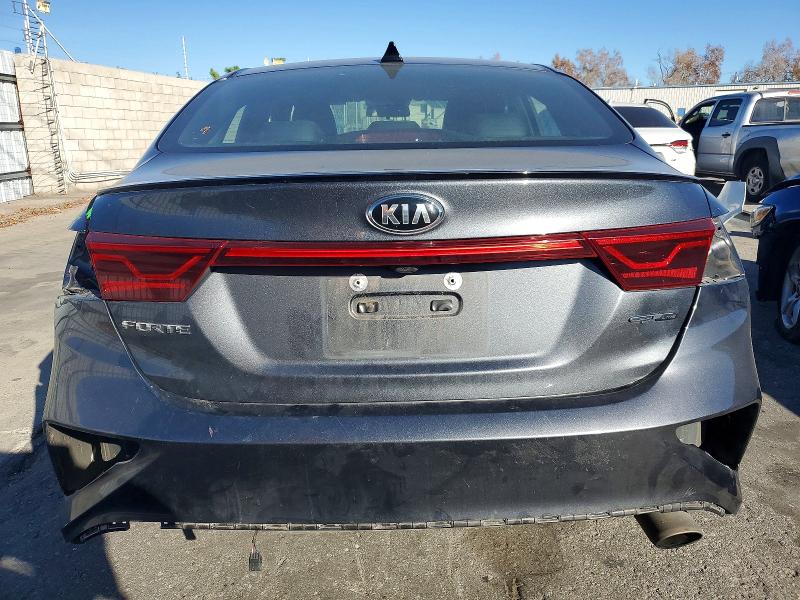 Photo 6 from auction – 2021 KIA FORTE GT L with VIN 3KPF34AD5ME411840