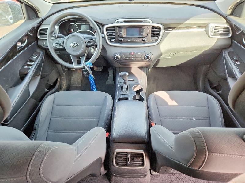 Photo 8 from auction – 2016 KIA SORENTO LX with VIN 5XYPG4A55GG110199