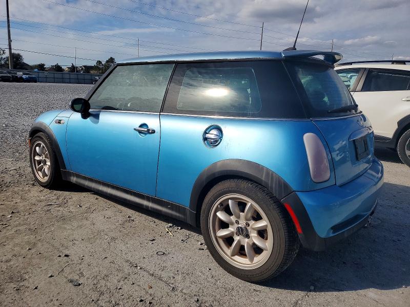 Photo 2 from auction – 2005 MINI COOPER S with VIN WMWRE33535TG95873