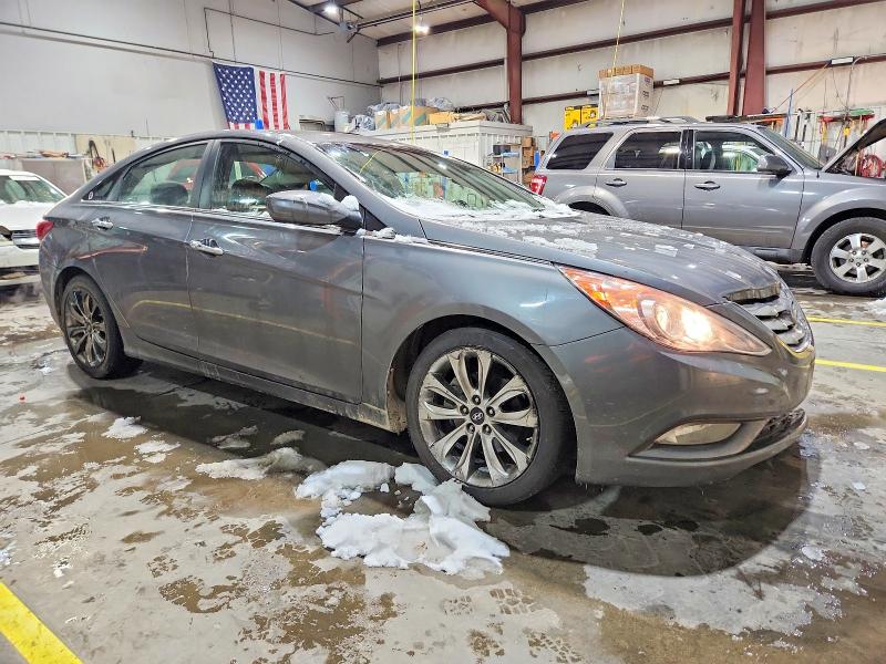 Photo 4 from auction – 2011 HYUNDAI SONATA with VIN 5NPEC4AC3BH282914