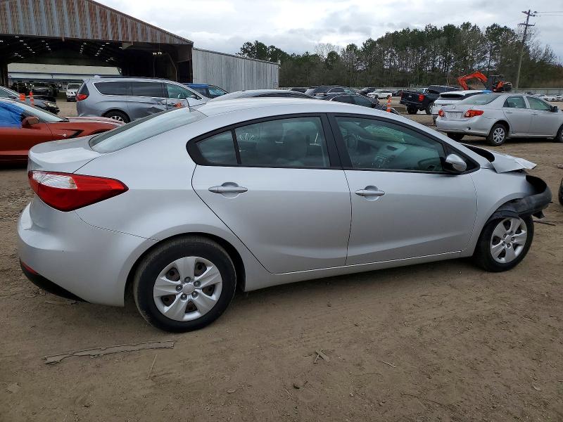 Фото 3 с аукциона – 2016 KIA FORTE LX с VIN KNAFK4A67G5516462