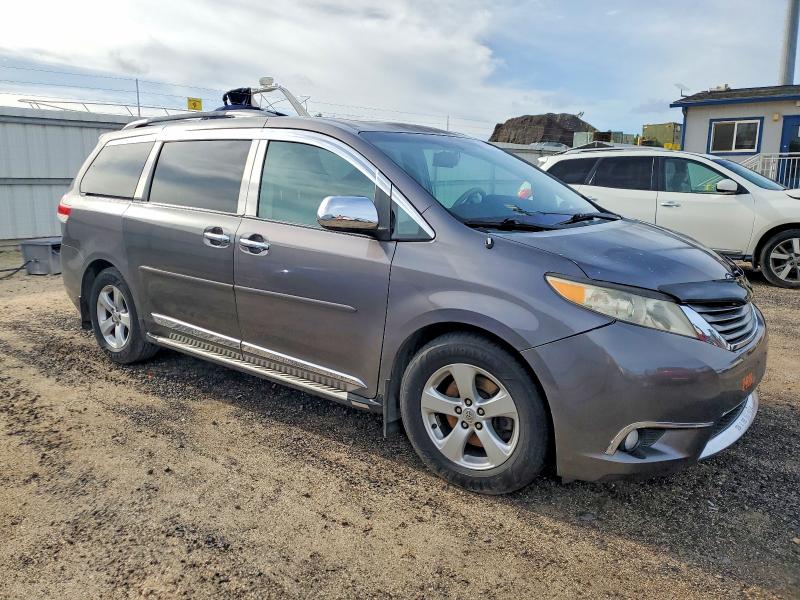 Photo 4 from auction – 2013 TOYOTA SIENNA with VIN 5TDYK3DC7DS296544