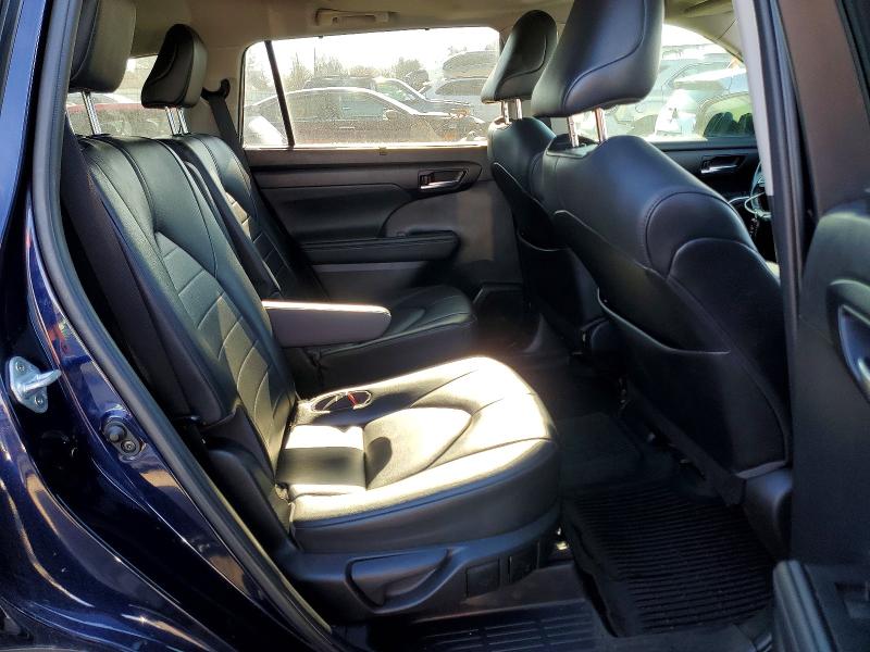 Photo 11 from auction – 2021 TOYOTA HIGHLANDER with VIN 5TDGZRAHXMS043292