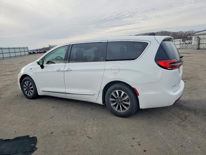 Photo 2 from auction – 2023 CHRYSLER PACIFICA H with VIN 2C4RC1S70PR527213