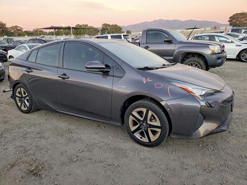 Photo 4 from auction – 2018 TOYOTA PRIUS with VIN JTDKARFU6J3545558
