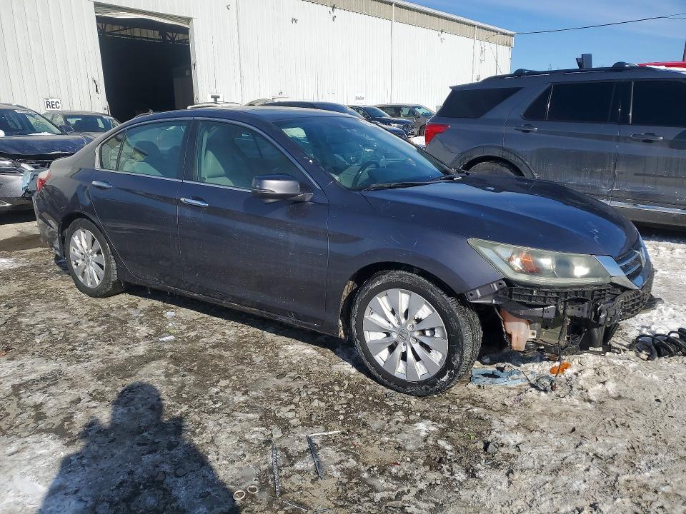 Photo 4 from auction – 2015 HONDA ACCORD with VIN 1HGCR2F89FA057264