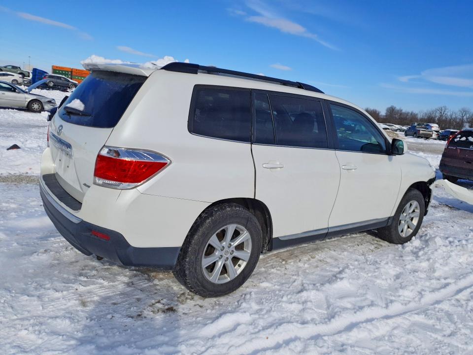 Photo 3 from auction – 2011 TOYOTA HIGHLANDER with VIN 5TDBK3EH8BS081509