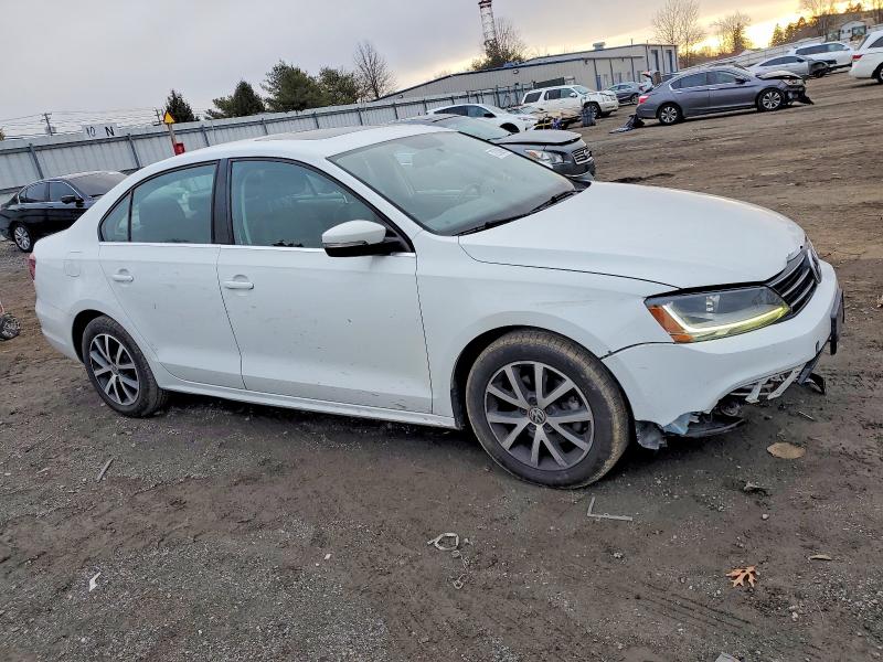 Photo 4 from auction – 2017 VOLKSWAGEN JETTA with VIN 3VWDB7AJ4HM376556