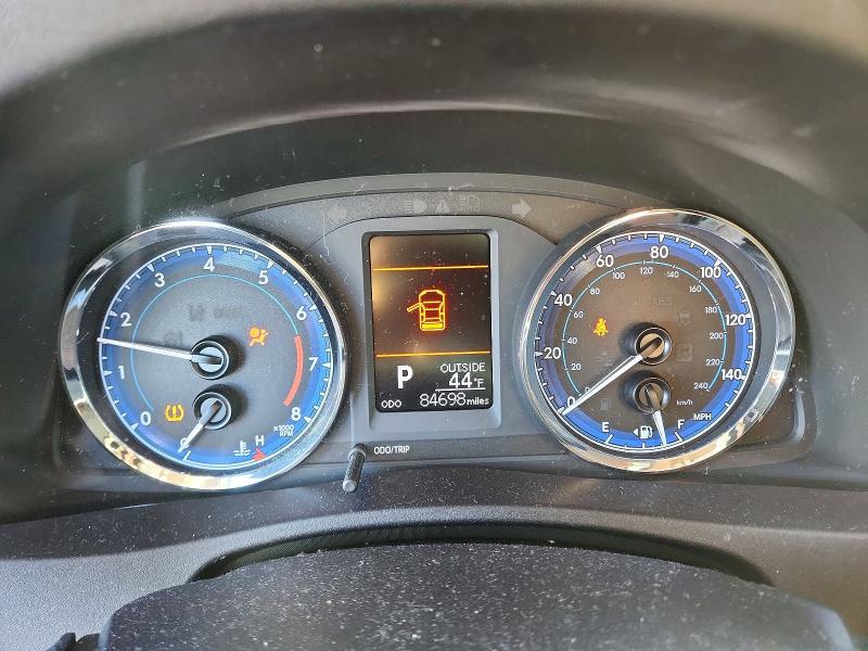 Photo 9 from auction – 2019 TOYOTA COROLLA with VIN 2T1BURHE0KC203898