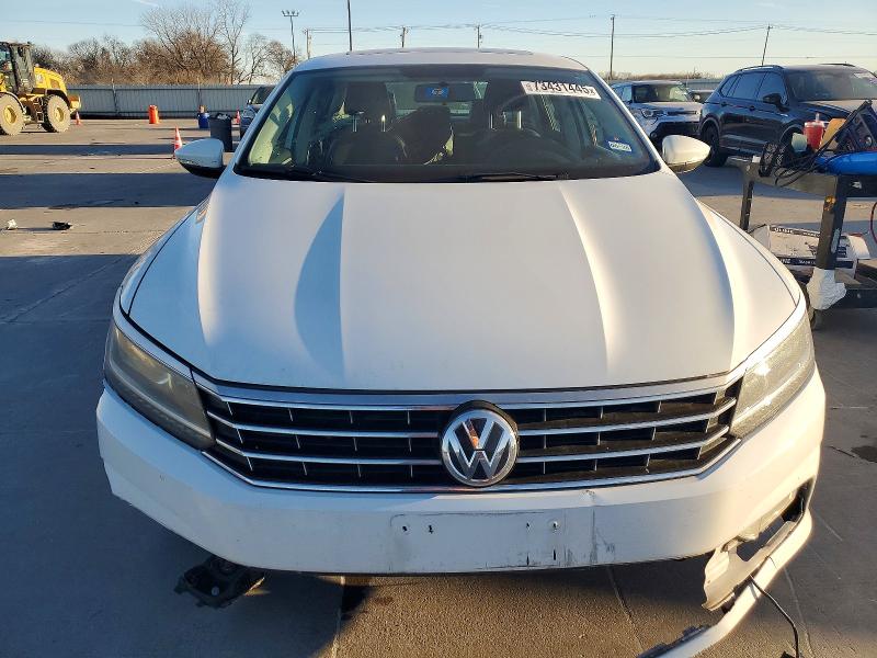 Photo 5 from auction – 2016 VOLKSWAGEN PASSAT SE with VIN 1VWBS7A32GC040056