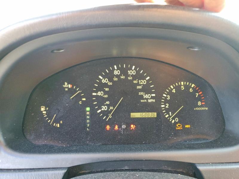 Photo 9 from auction – 2001 LEXUS RX 300 with VIN JTJHF10U210171082