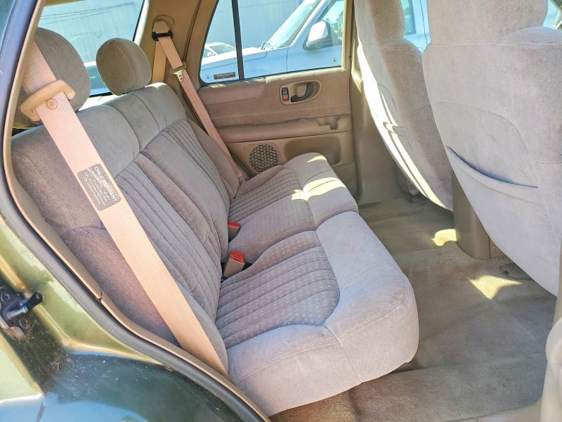Photo 11 from auction – 2001 CHEVROLET BLAZER with VIN 1GNCS13WX12113450