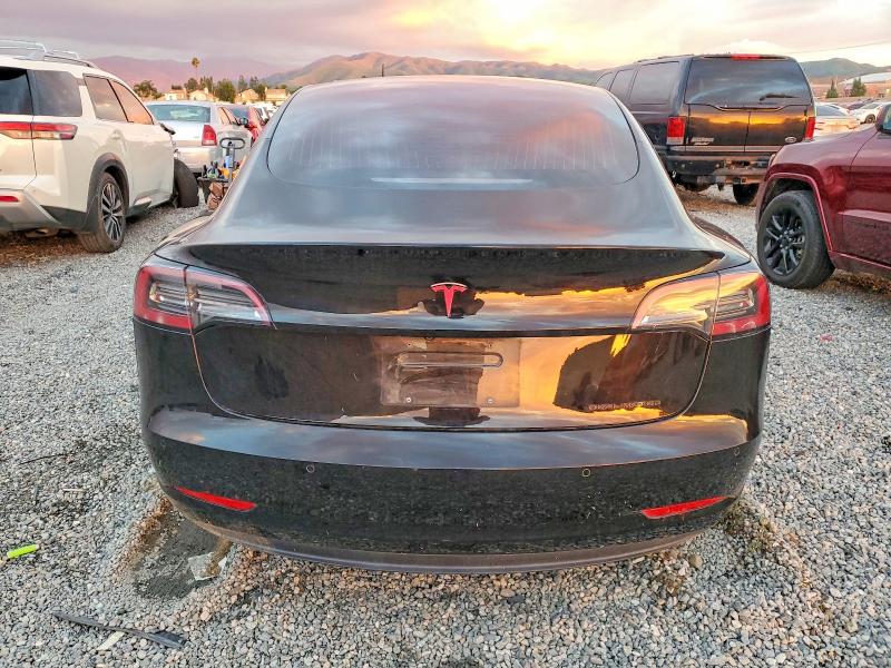 Photo 6 from auction – 2018 TESLA MODEL 3 with VIN 5YJ3E1EB6JF188282