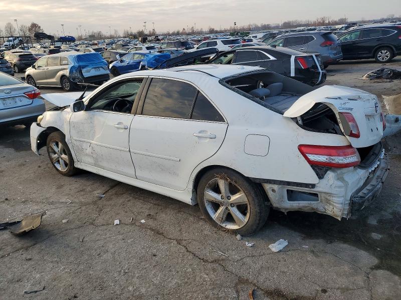 Foto 2 de la subasta – 2011 TOYOTA CAMRY BASE con VIN 4T1BF3EK7BU677170