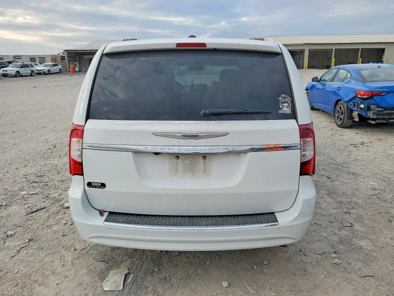 Photo 6 from auction – 2016 CHRYSLER TOWN & COU with VIN 2C4RC1BG0GR187948