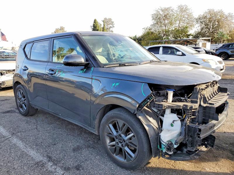 Photo 4 from auction – 2020 KIA SOUL with VIN KNDJ33AU5L7721795