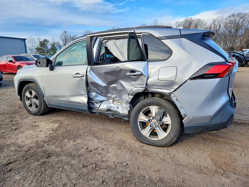 Photo 2 from auction – 2022 TOYOTA RAV4 LE with VIN 4T3LWRFVXNU071292