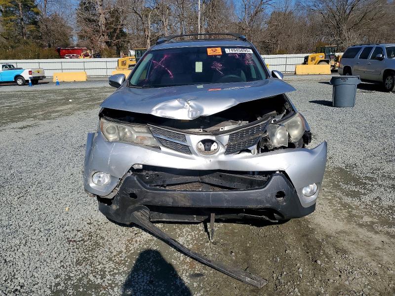 Photo 5 from auction – 2014 TOYOTA RAV4 with VIN 2T3WFREV6EW113231
