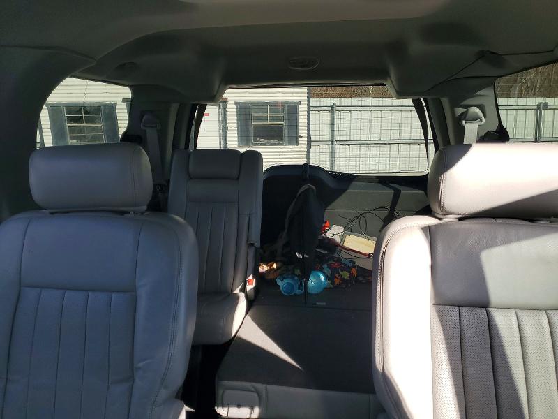 Photo 10 from auction – 2004 LINCOLN NAVIGATOR with VIN 5LMFU28R44LJ18725