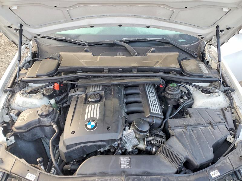 Photo 12 from auction – 2011 BMW 328 XI with VIN WBAUU3C58BA542391