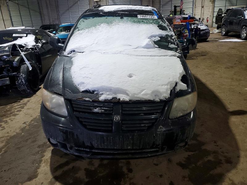 Photo 5 from auction – 2005 DODGE GRAND CARA with VIN 2D4GP44L05R153841