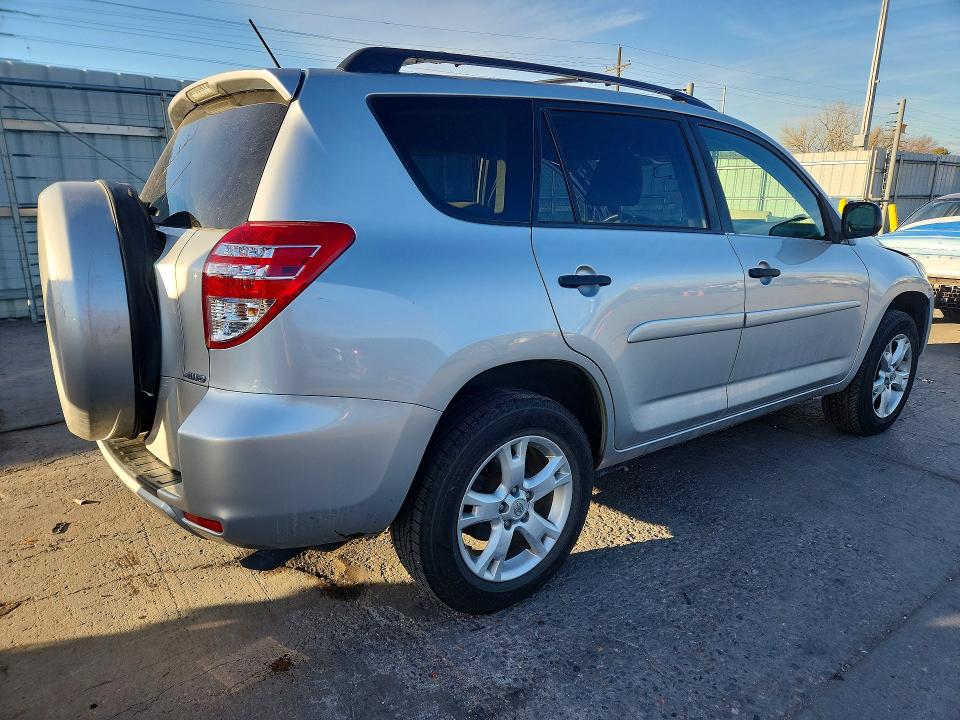 Photo 3 from auction – 2009 TOYOTA RAV4 with VIN JTMBK33V69D003986