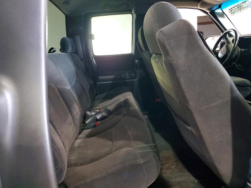 Photo 9 from auction – 2002 CHEVROLET SILVERADO with VIN 2GCEC19V521295993