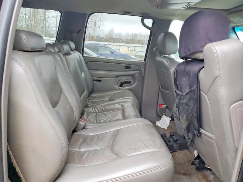 Photo 11 from auction – 2005 CHEVROLET SUBURBAN with VIN 1GNFK16Z55J205435
