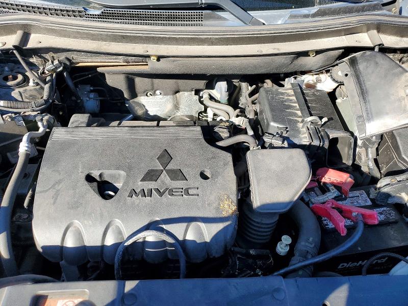 Photo 12 from auction – 2018 MITSUBISHI OUTLANDER with VIN JA4AD3A35JZ027561