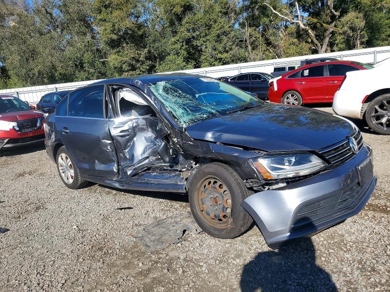 Photo 4 from auction – 2017 VOLKSWAGEN JETTA with VIN 3VW2B7AJ0HM392258