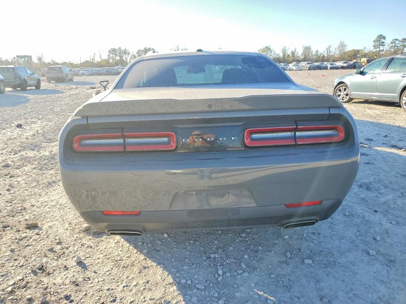 Photo 6 from auction – 2018 DODGE CHALLENGER with VIN 2C3CDZAG2JH317572