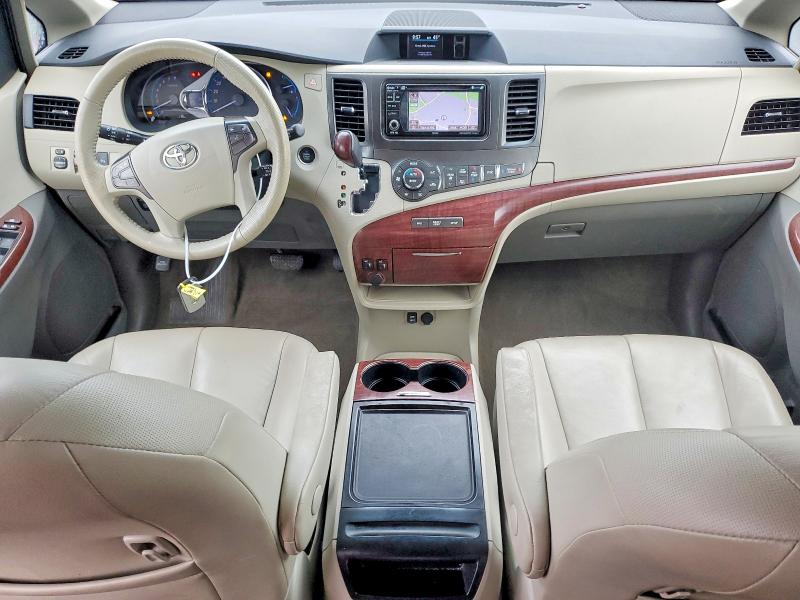 Photo 8 from auction – 2012 TOYOTA SIENNA XLE with VIN 5TDYK3DC9CS274298