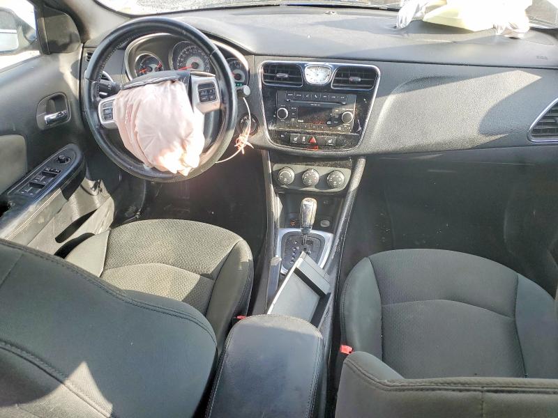 Photo 8 from auction – 2011 CHRYSLER 200 with VIN 1C3BC1FB4BN556496