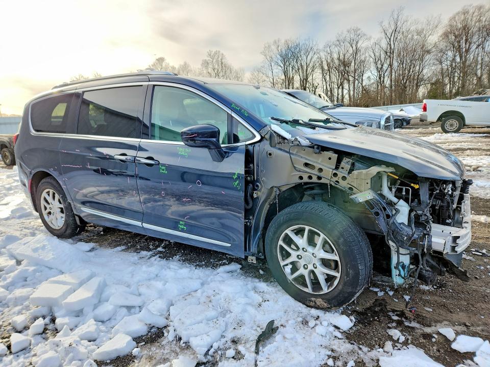 Photo 4 from auction – 2020 CHRYSLER PACIFICA with VIN 2C4RC1BG5LR115735