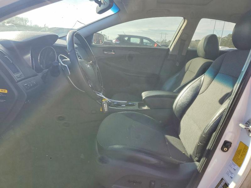 Photo 7 from auction – 2011 HYUNDAI SONATA SE with VIN 5NPEC4AB8BH271768