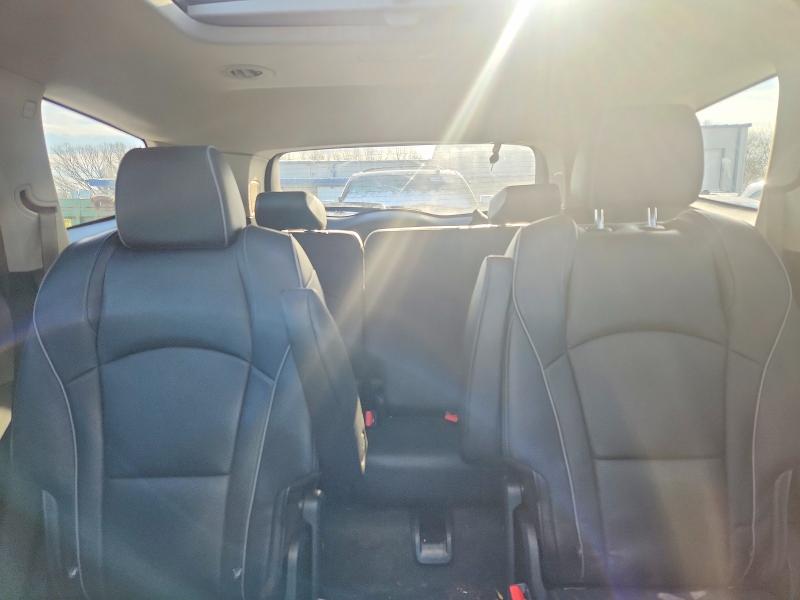 Photo 10 from auction – 2019 BUICK ENCLAVE AV with VIN 5GAEVCKW6KJ272593