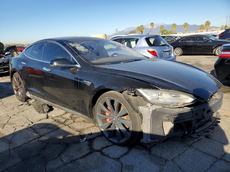Photo 4 from auction – 2014 TESLA MODEL S with VIN 5YJSA1H17EFP55681