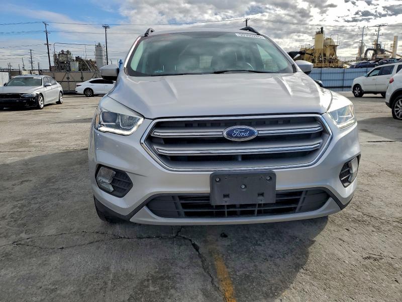 Photo 5 from auction – 2017 FORD ESCAPE SE with VIN 1FMCU0G99HUE96941
