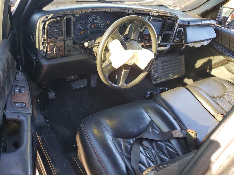 Photo 8 from auction – 2005 CHEVROLET SILVERADO with VIN 2GCEC19T151110163