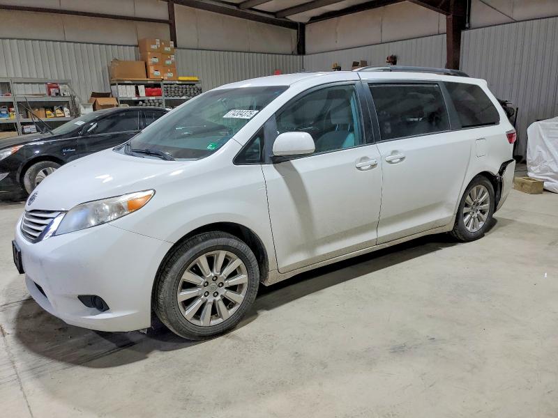 Photo 1 from auction – 2015 TOYOTA SIENNA LE with VIN 5TDJK3DC0FS115529