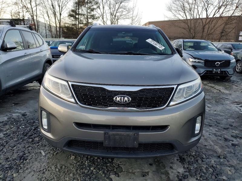 Photo 5 from auction – 2014 KIA SORENTO LX with VIN 5XYKTDA65EG508637