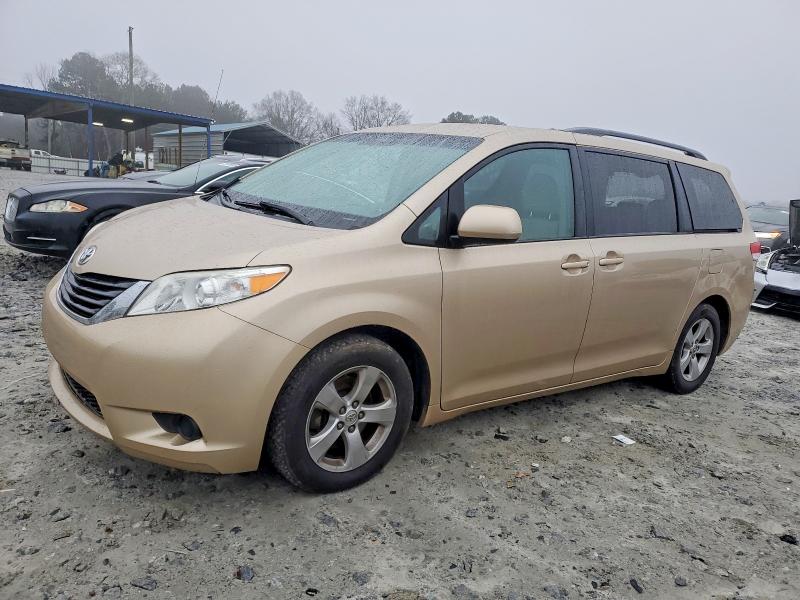 TOYOTA SIENNA LE 2013 con VIN 5TDKK3DC8DS298759 - Foto de la subasta