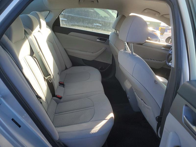 Photo 10 from auction – 2018 HYUNDAI SONATA with VIN 5NPE24AF5JH624259