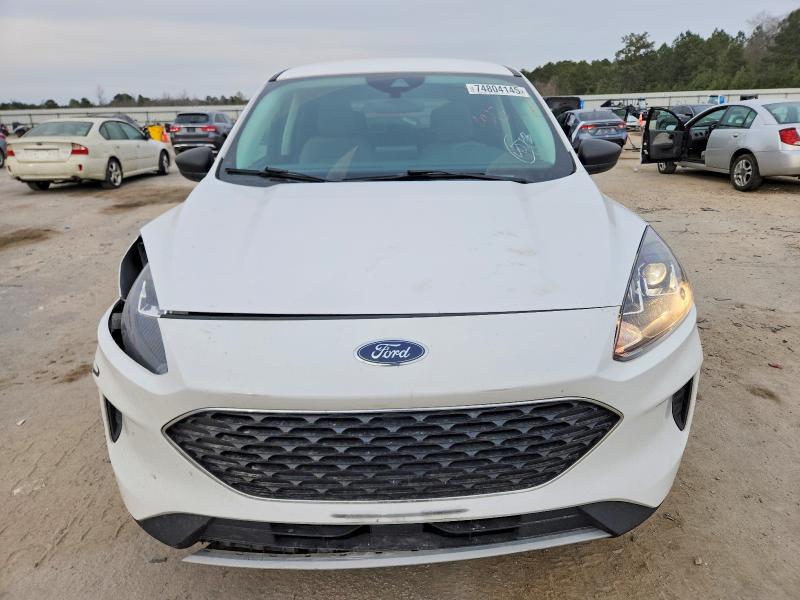 Photo 5 from auction – 2022 FORD ESCAPE SE with VIN 1FMCU9G64NUA72590