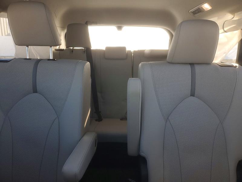 Photo 10 from auction – 2025 TOYOTA GRAND HIGH with VIN 5TDAAAB52SS097802