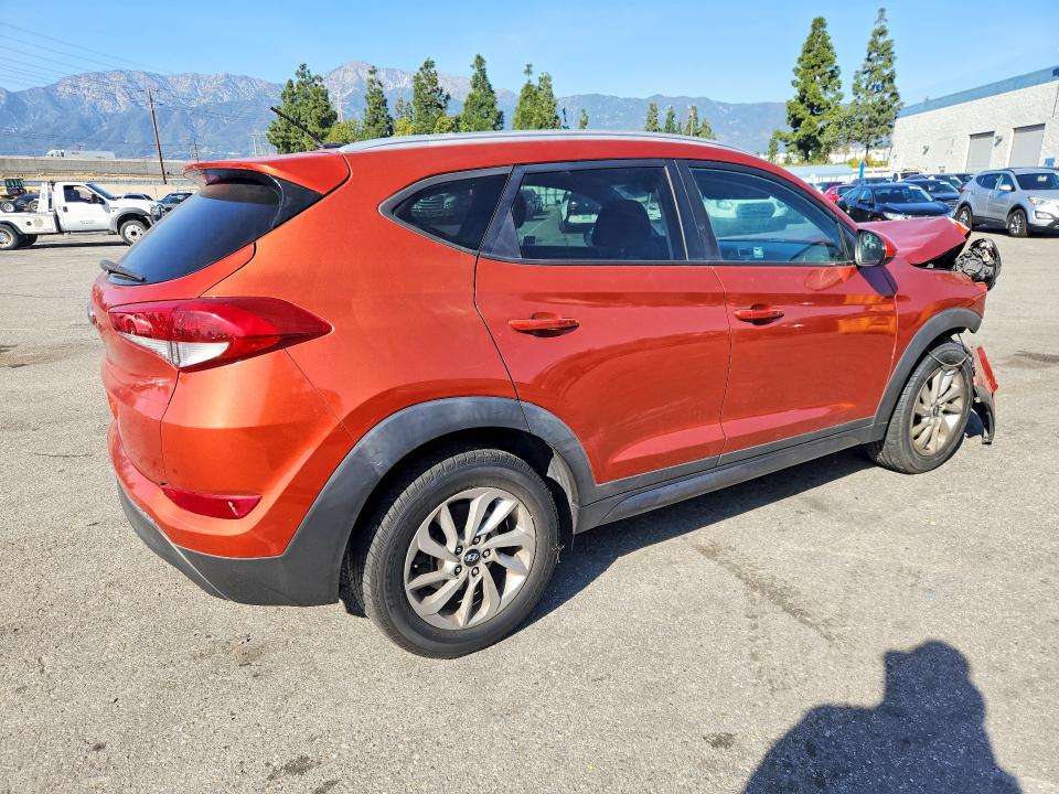 Photo 3 from auction – 2016 HYUNDAI TUCSON with VIN KM8J33A44GU062918