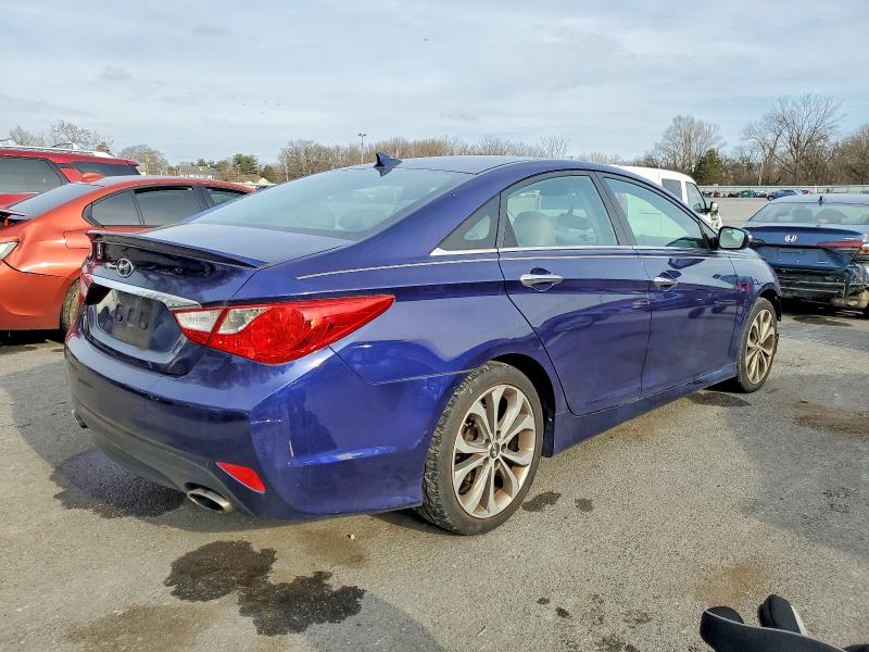Фото 3 с аукциона – 2014 HYUNDAI SONATA SE с VIN 5NPEC4AC0EH811370